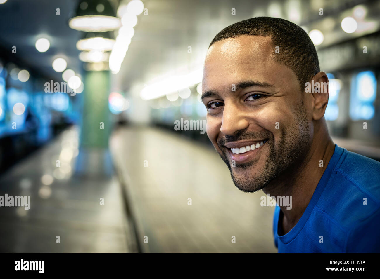 Smiling african man headshot hi-res stock photography and images - Alamy
