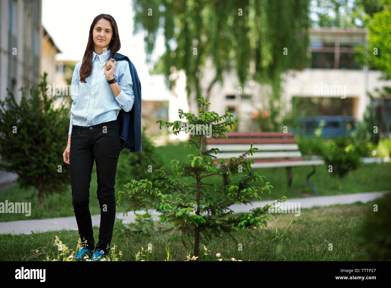 Standing in front of park bench hi-res stock photography and images - Alamy