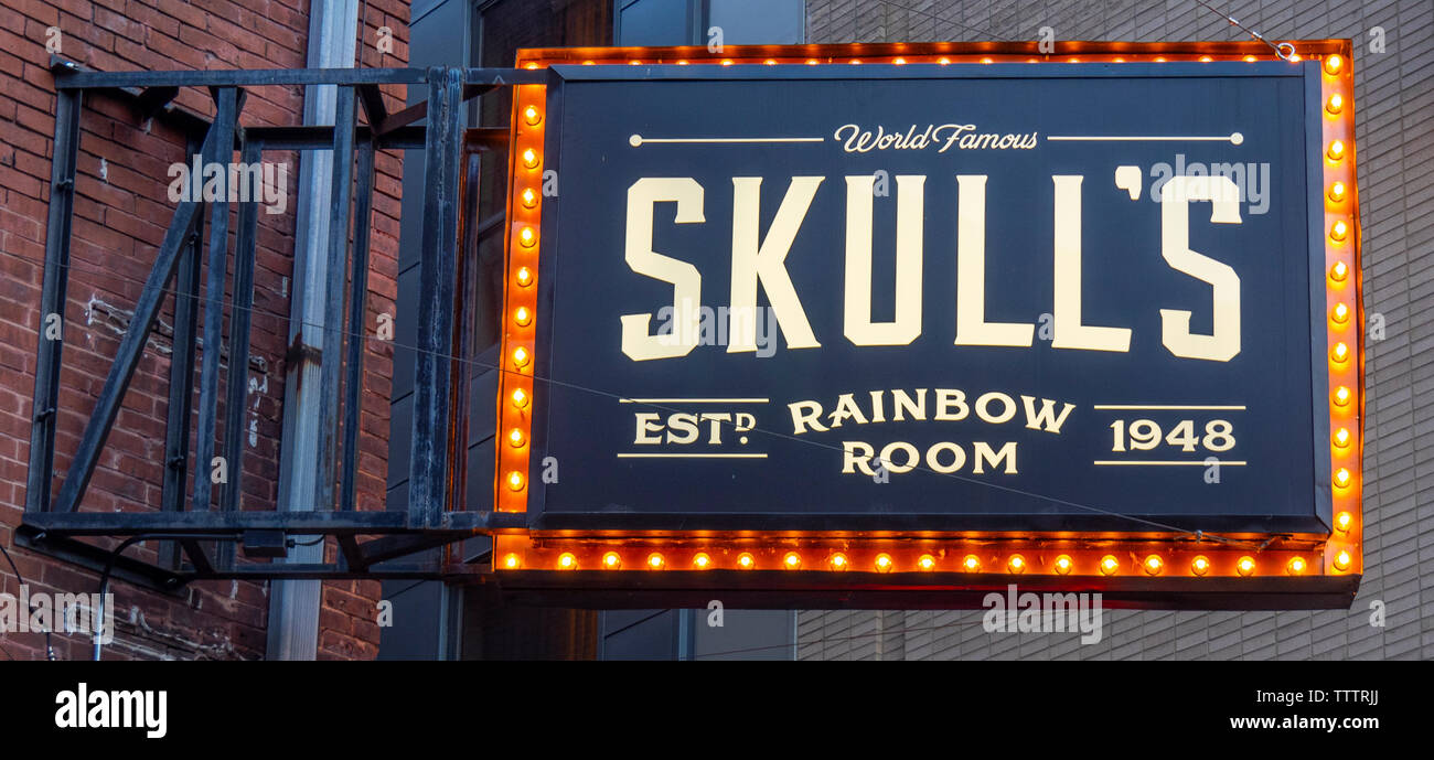 Skull's rainbow room hires stock photography and images Alamy