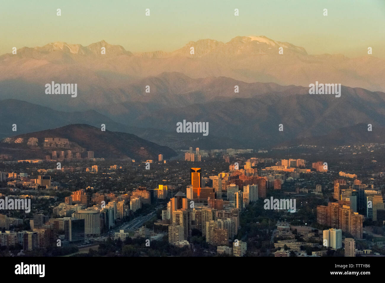 Downtown skyline architecture hi-res stock photography and images - Alamy