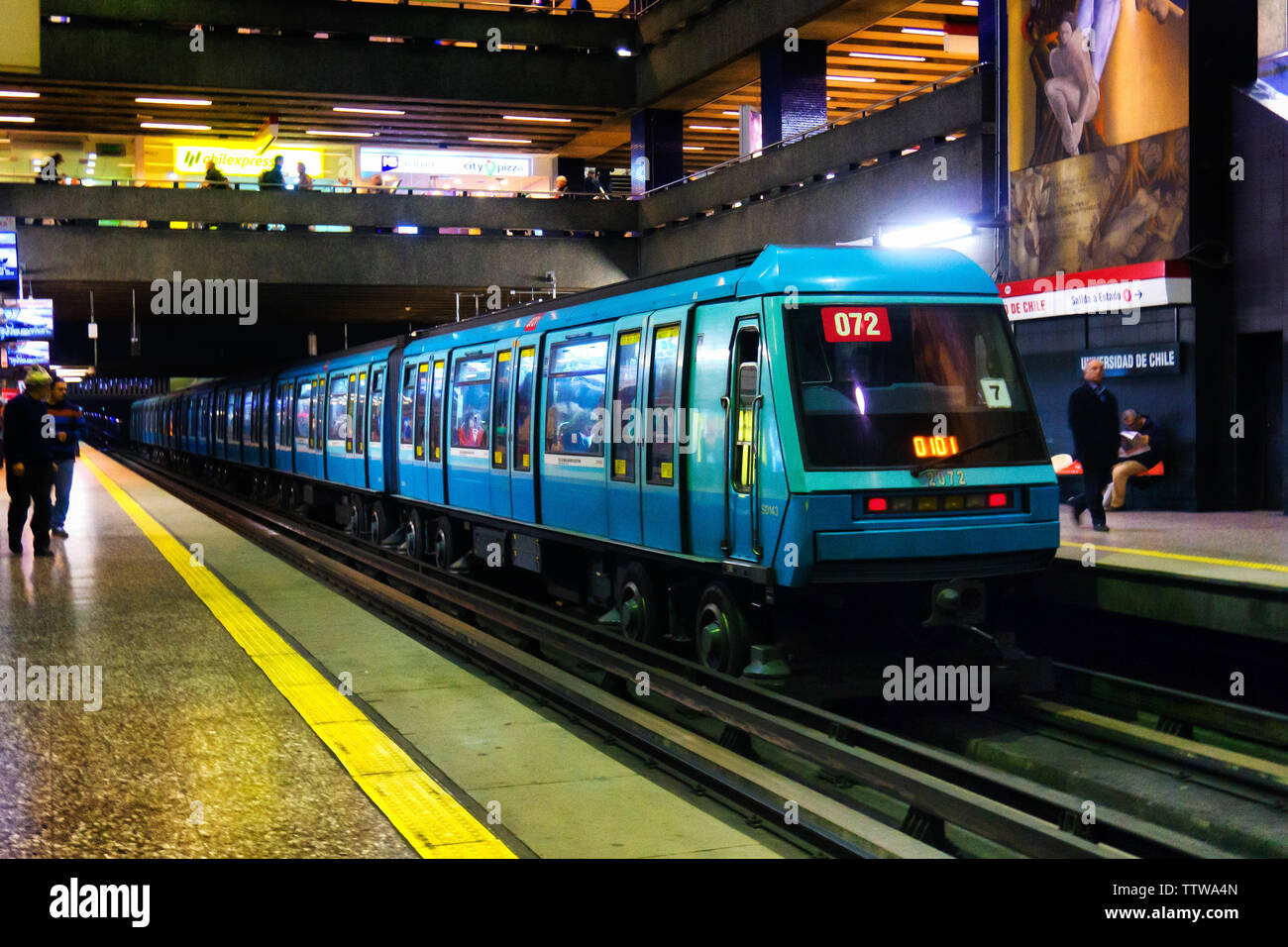 SANTIAGO, CHILE - JUNE 2015: An NS93 Santiago Metro train sTopped at Universidad de Chile station Stock Photo - Alamy SANTIAGO, CHILE - JUNE 2015: An NS93 Santiago Metro train sTopped at Universidad de Chile station Stock Photo - Alamy