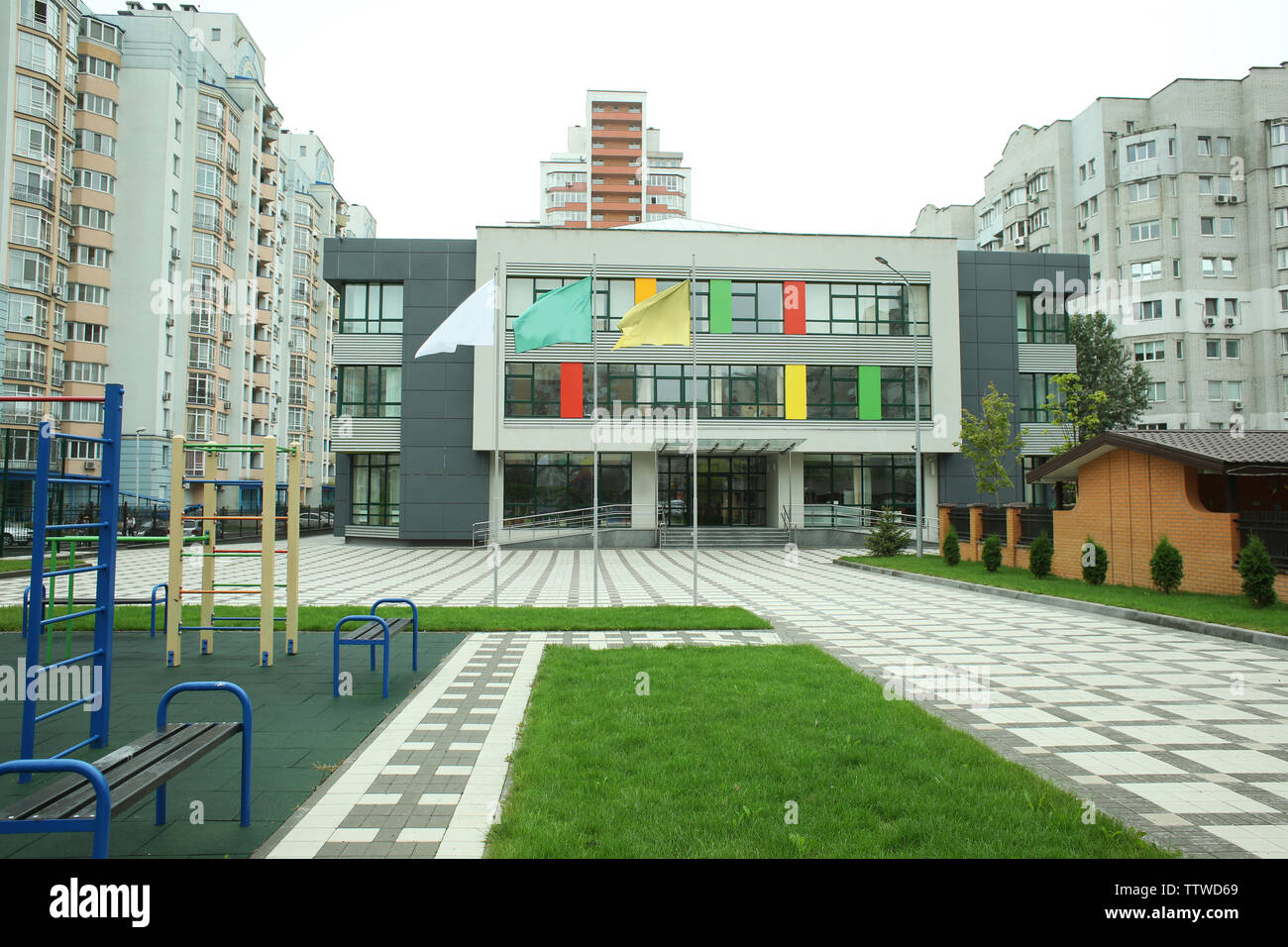 Exterior of modern school building Stock Photo - Alamy