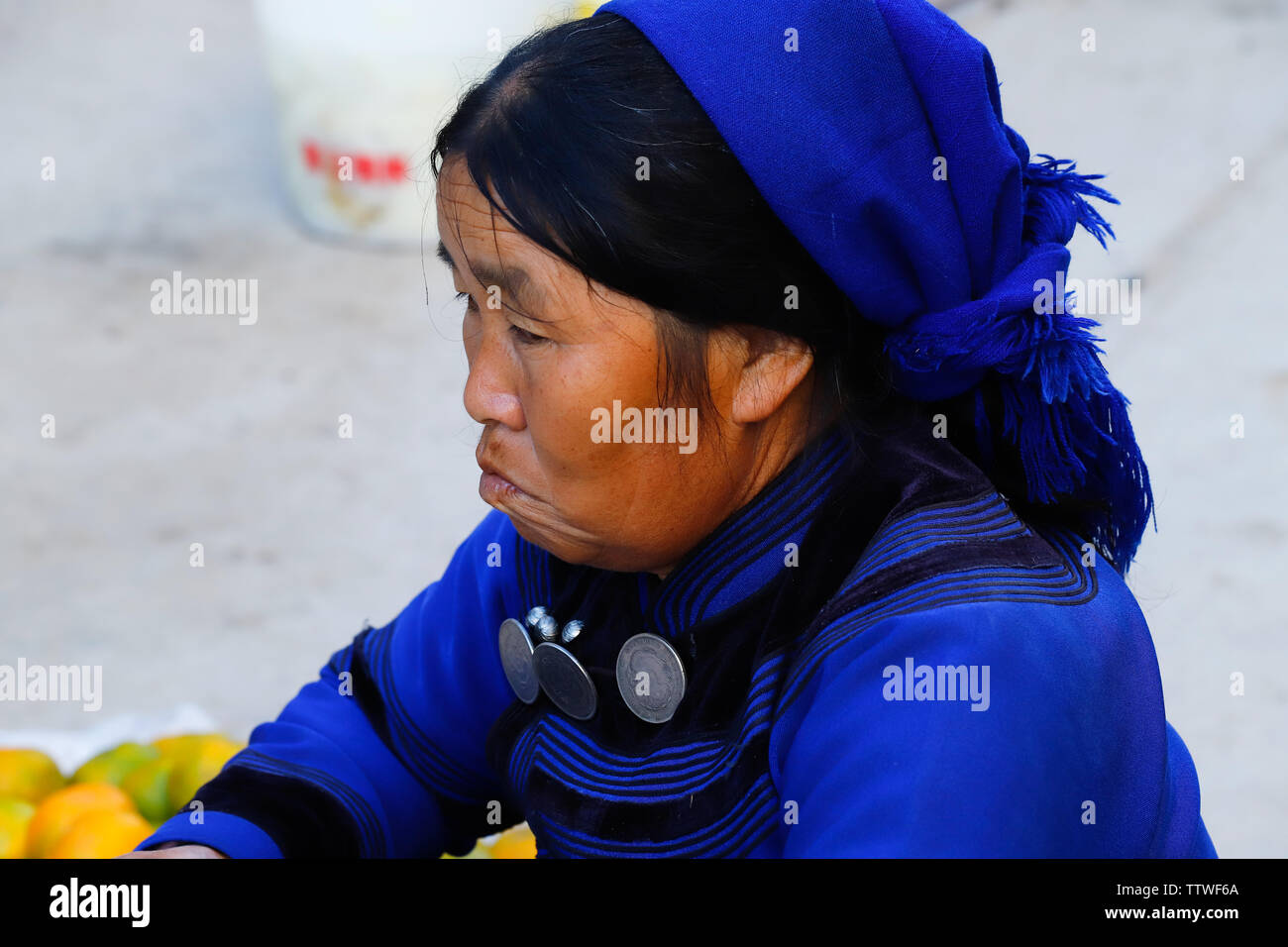 Old chinese peasant woman hi-res stock photography and images - Alamy