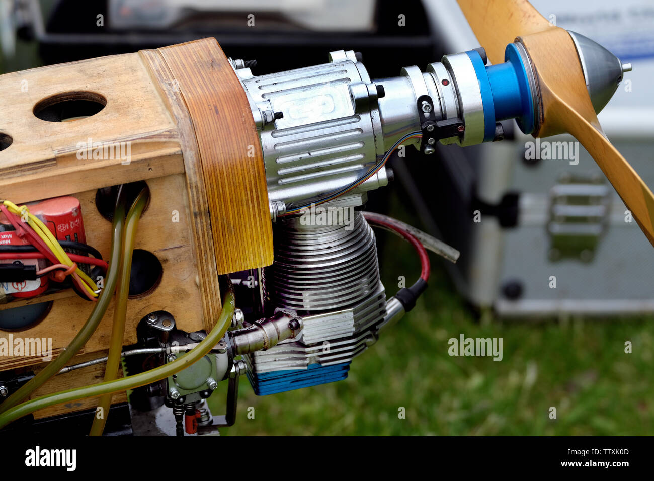 model aircraft petrol engines
