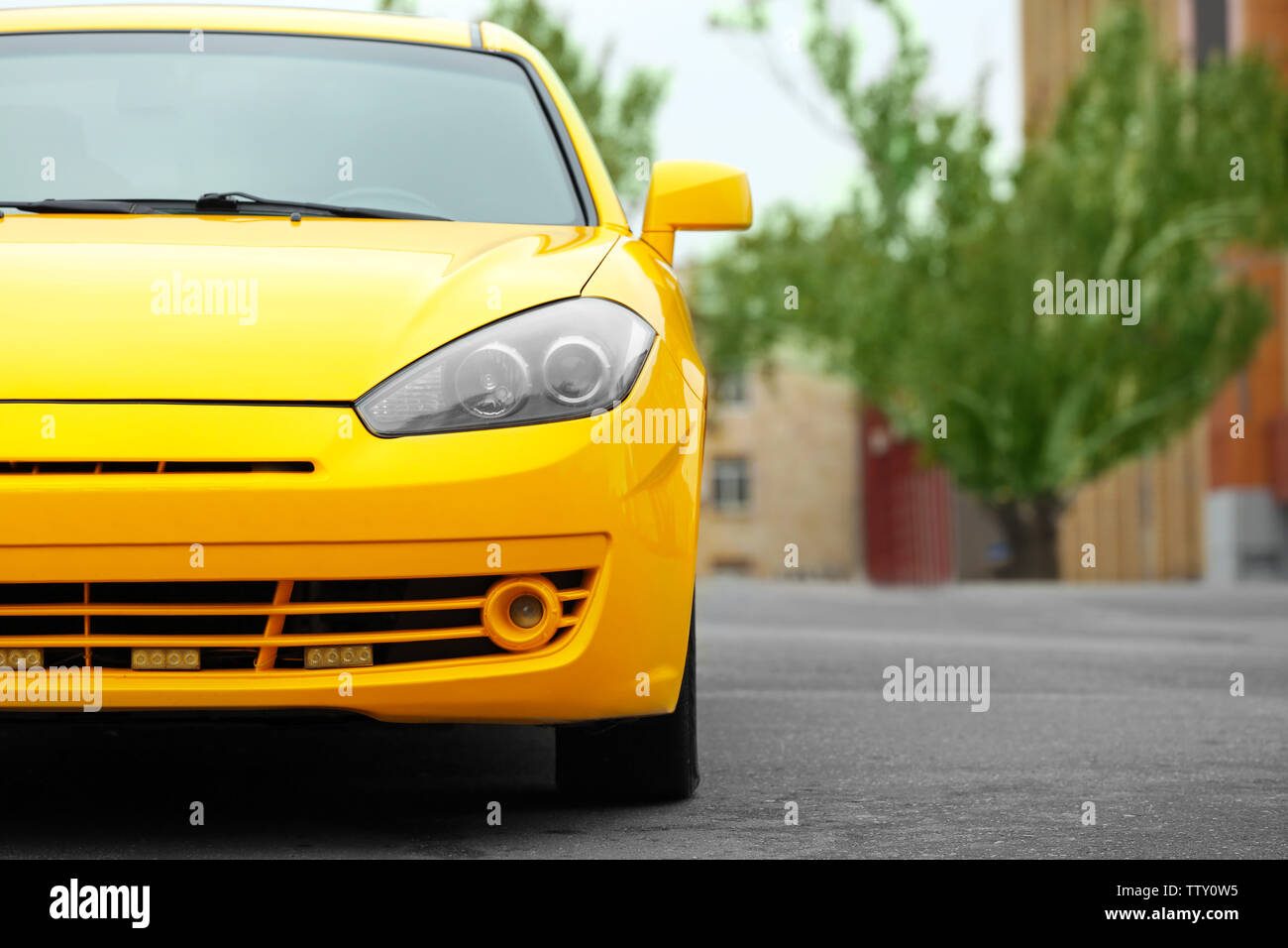 Porsche 911 carrera s. Volkswagen beetle седан. Желтая машина это что значит. Порше 911 желтый. Желтая машина это что значит.
