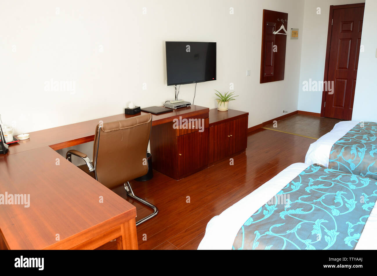 Standard hotel room Stock Photo Alamy