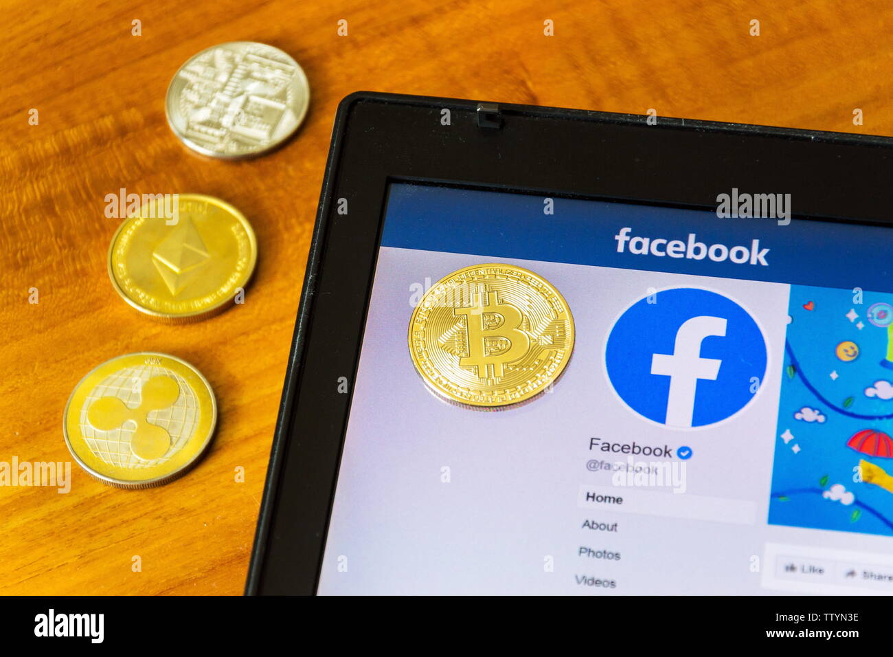 Whatsapp payment hi-res stock photography and images - Page 2 - Alamy