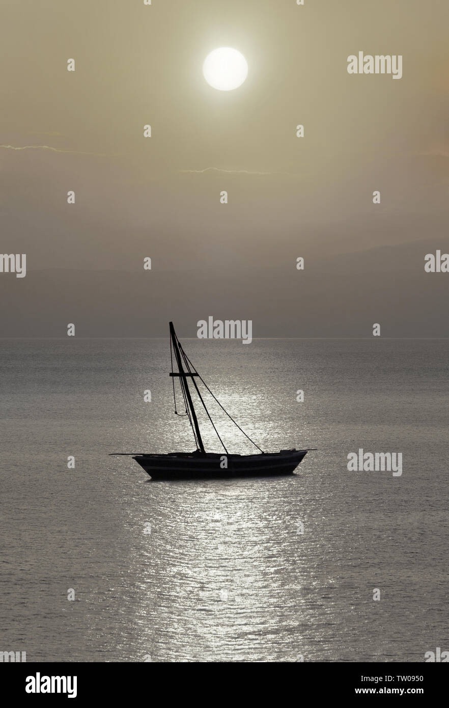 Boat in vast ocean hi-res stock photography and images - Alamy