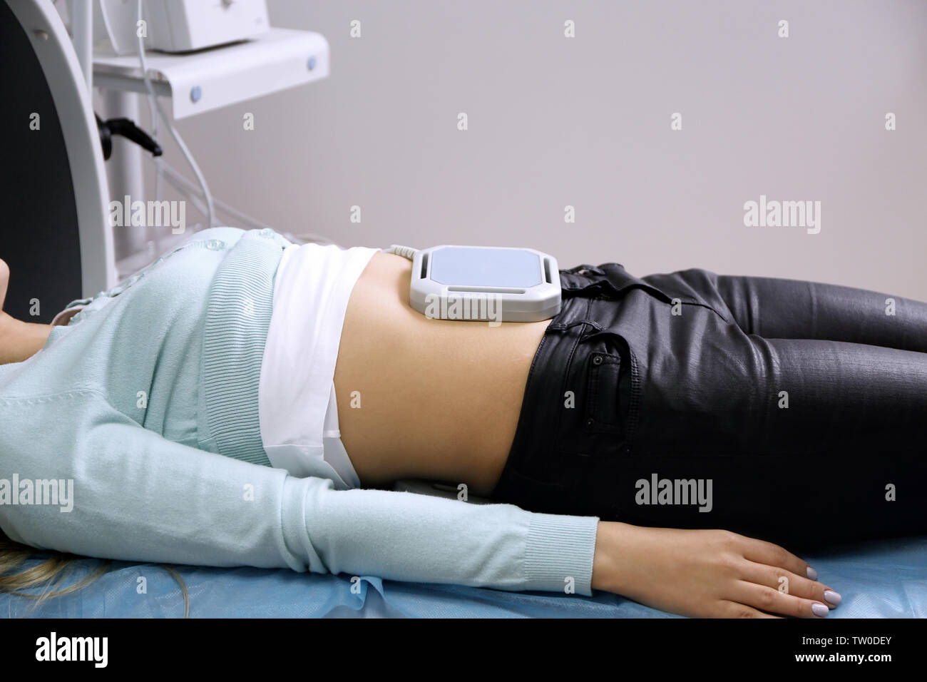 Терапия поля. Вега плюс аппарат магнитотерапии. Магнитотерапия новорожденным. Магнитотерапия аппараты каскад-1. Физиотерапия магнитотерапия аппараты.