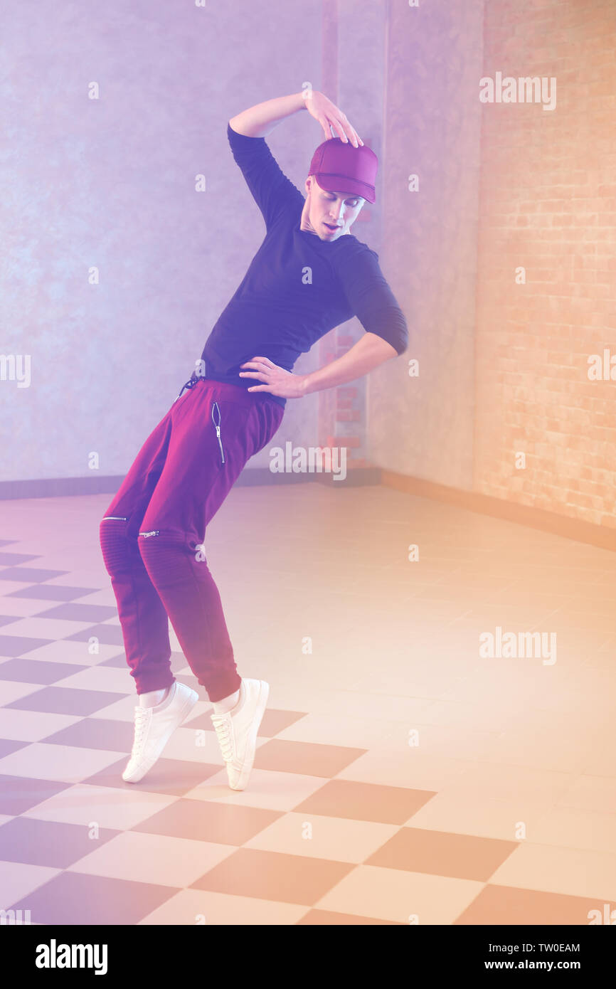 Hip hop dancer smoke hi-res stock photography and images - Alamy