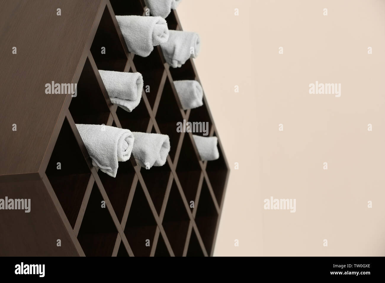 Shelf with towels in hairdressing salon Stock Photo Alamy