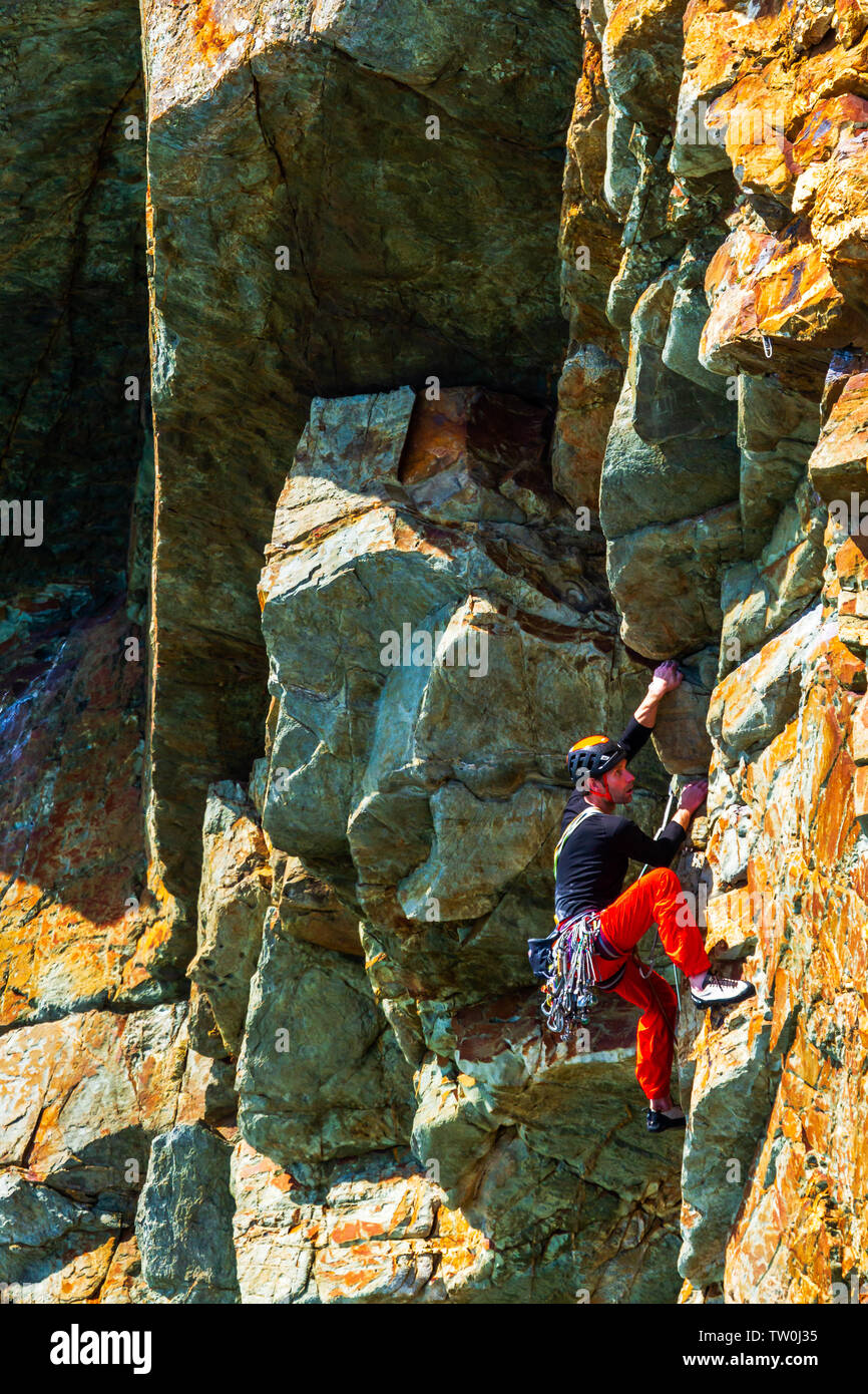Man climbing rock wales hi-res stock photography and images - Alamy