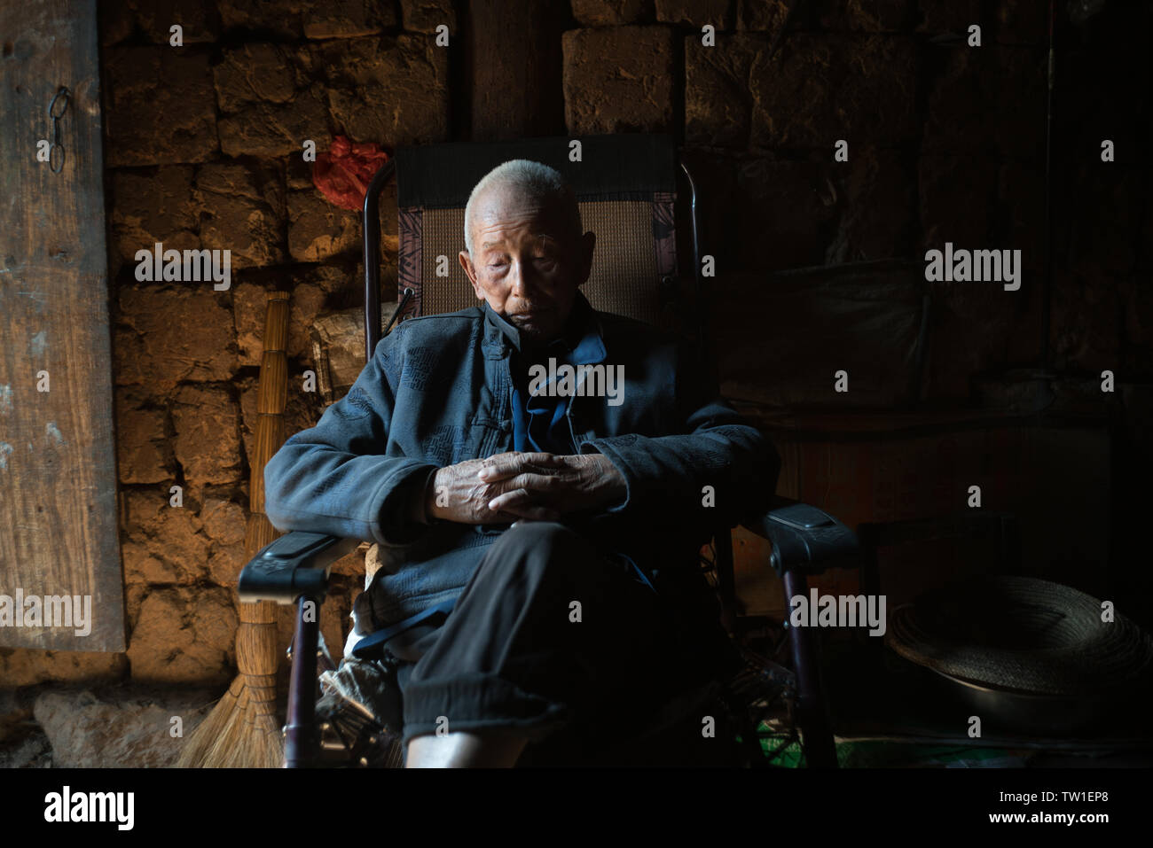 90 year old man hi-res stock photography and images - Alamy
