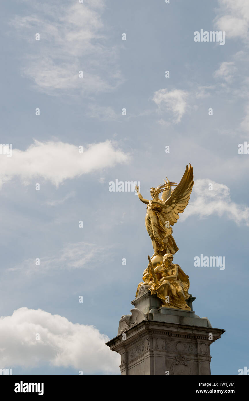 Queen Victoria Memorial in front of Buckingham Palace, London, UK Stock Photo