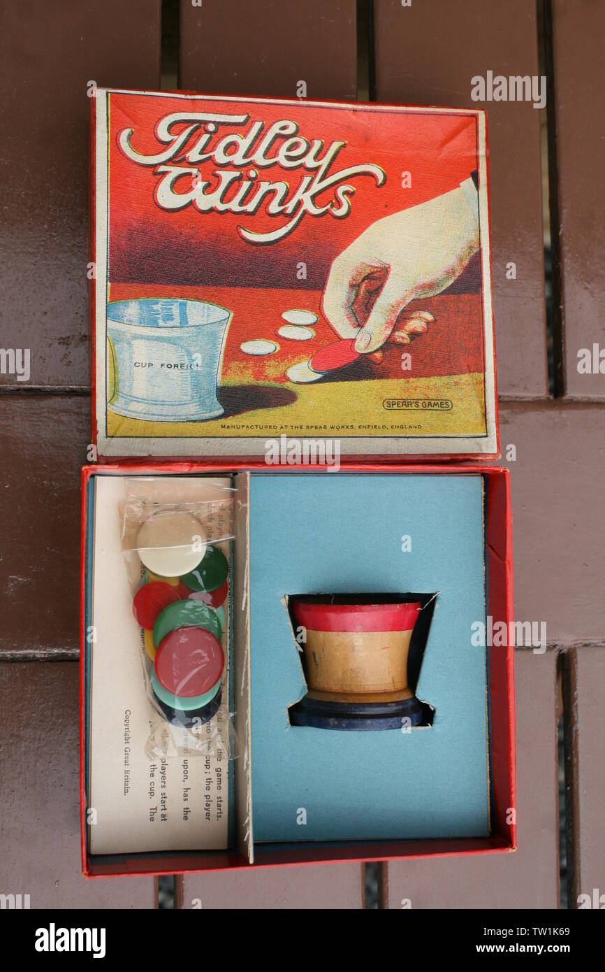 Nineteen thirties 'Spears' boxed game of 'Tidley Winks' 1930s Stock Photo