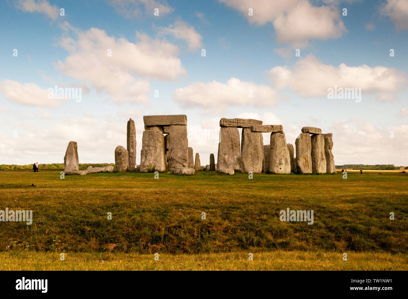 15 Standing Rocks Is In Stonehenge neolithic monument is 15 feet high and seven feet wide ring ...