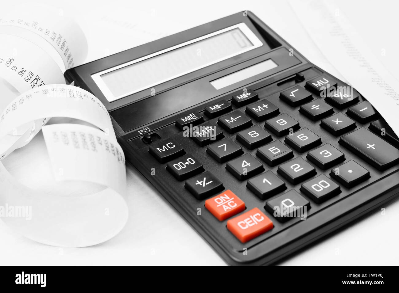 Adding machine tape hires stock photography and images Alamy