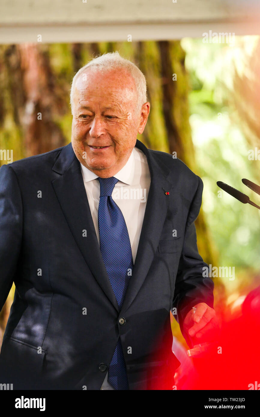 Alain Merieux talks at opening ceremony of the Respite House, Tassin-la