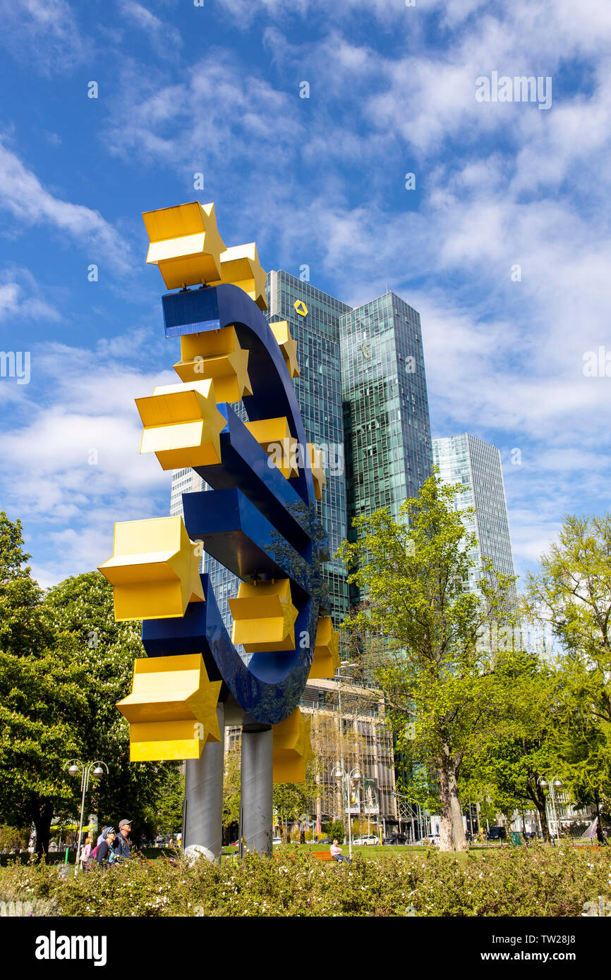 Skyline of Frankfurt am Main, skyscrapers on the Taunusanlage ...