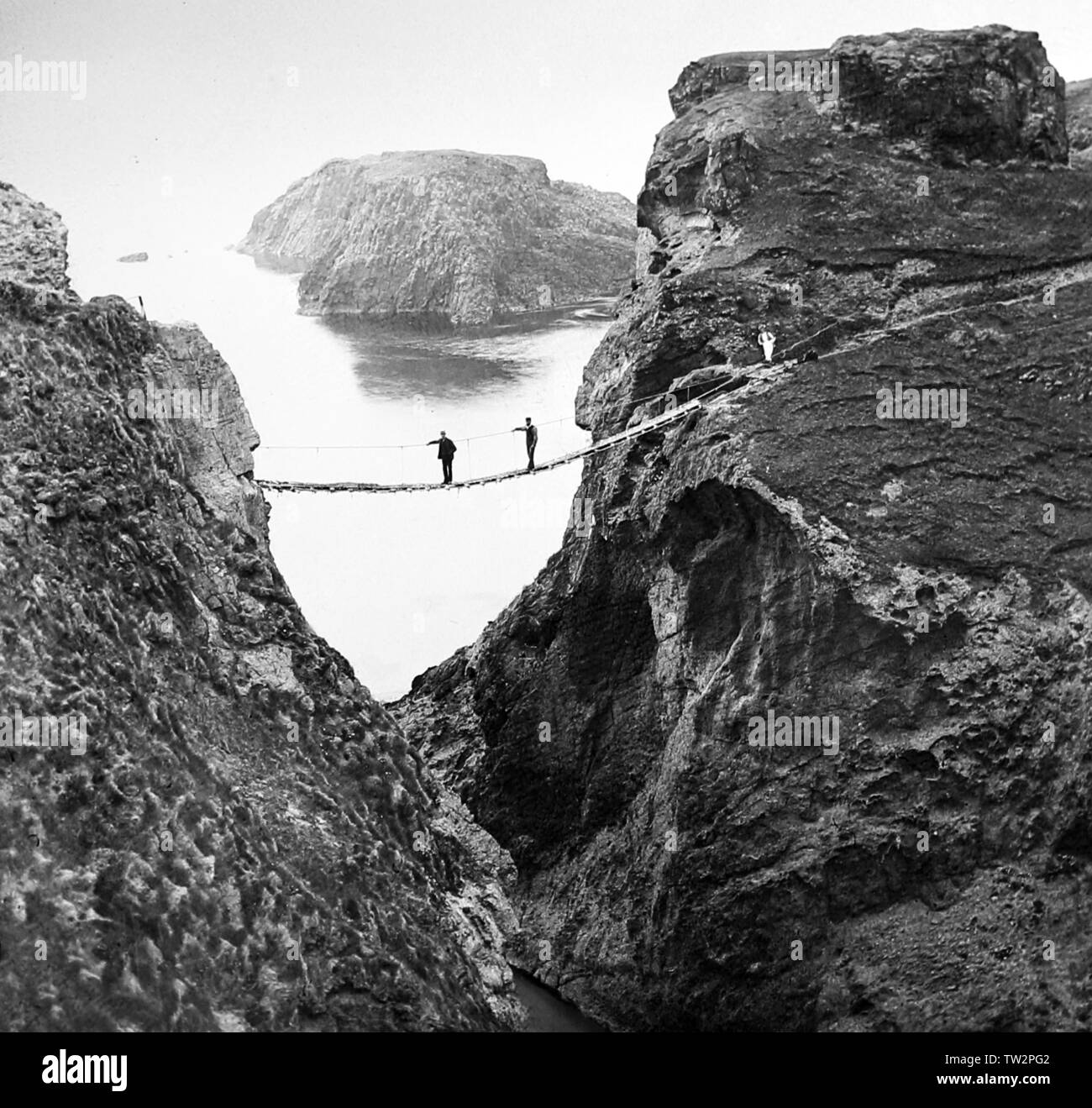 Carrick a rede rope bridge: Black and White Stock Photos & Images - Alamy