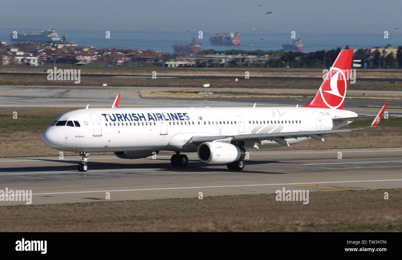 ISTANBUL, TURKEY - MARCH 17, 2019: Turkish Airlines Airbus A321-231 (CN 6781) takes off from Istanbul Ataturk Airport. THY is the flag carrier of Turk Stock Photo