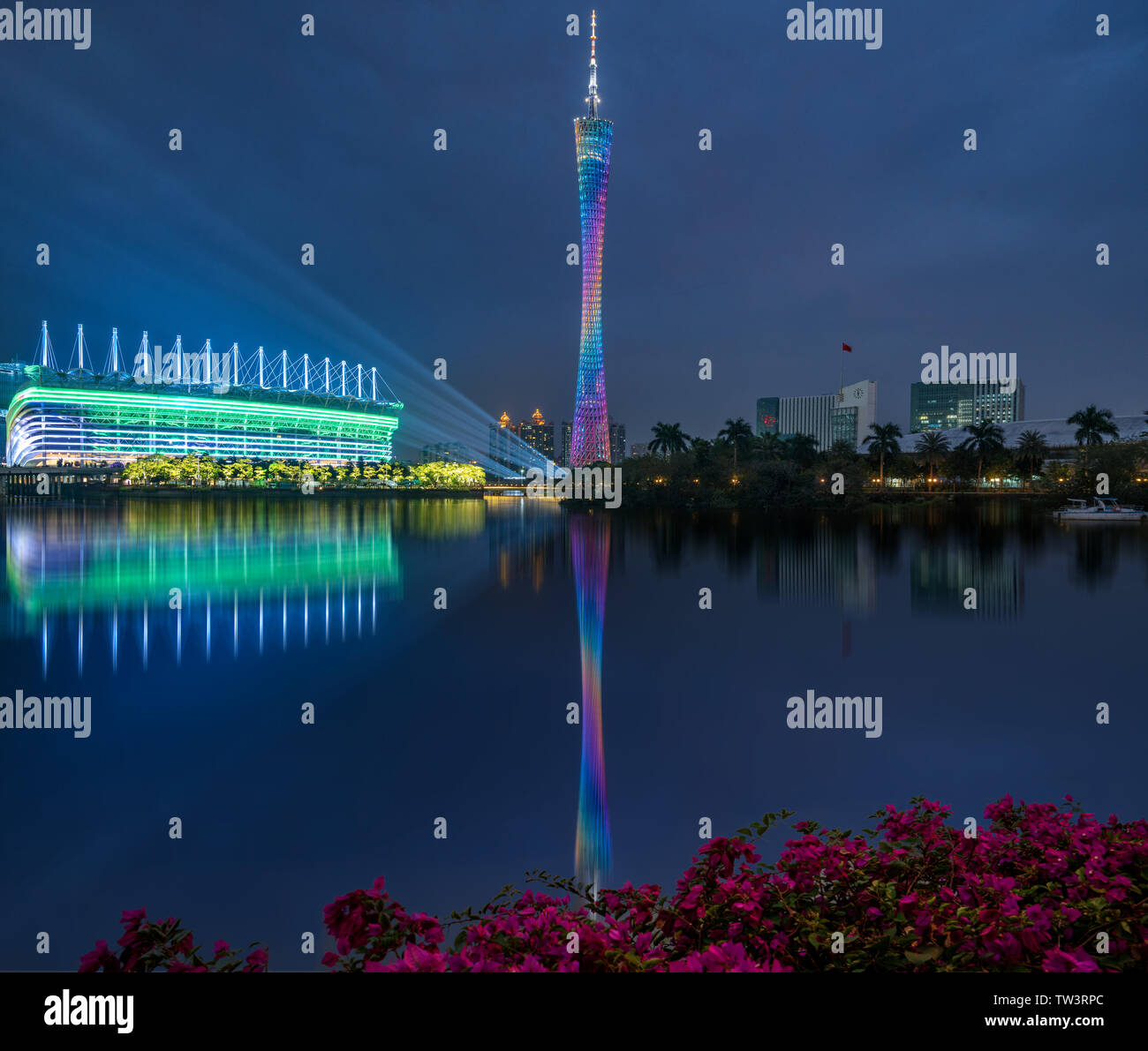 Night scenery of guangzhou hi-res stock photography and images - Alamy