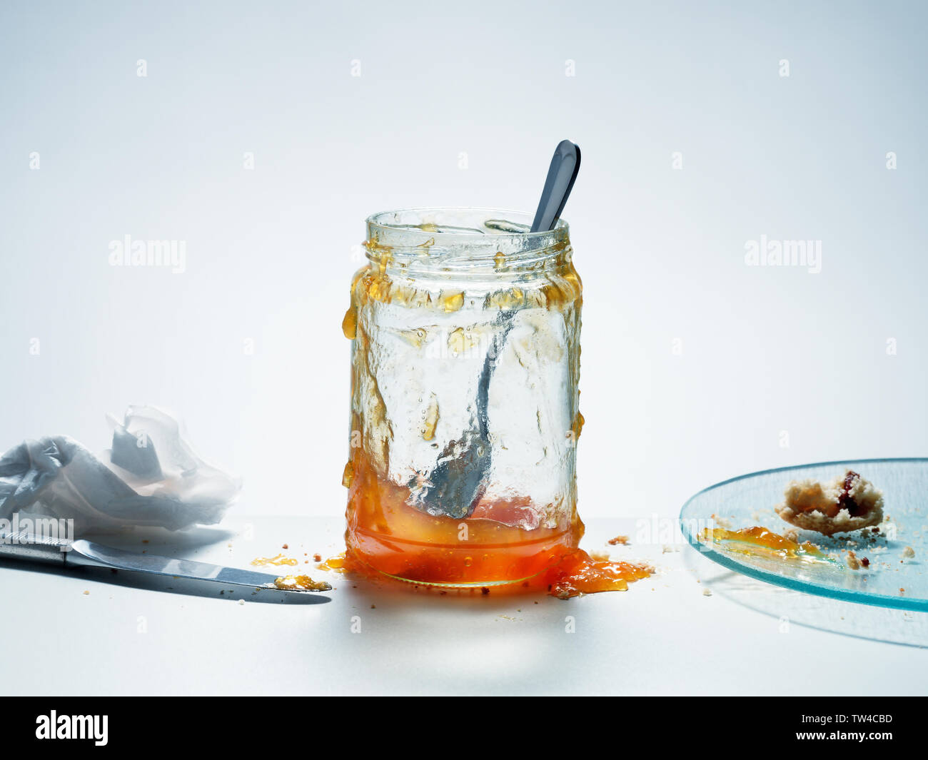 Empty clipart. Пустые пивные кружки. Almost empty. Живопись пустая комната. Almost empty перевод.