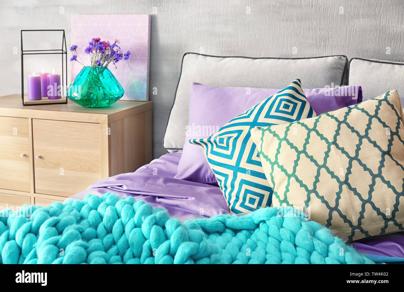 Lilac top accent pillows