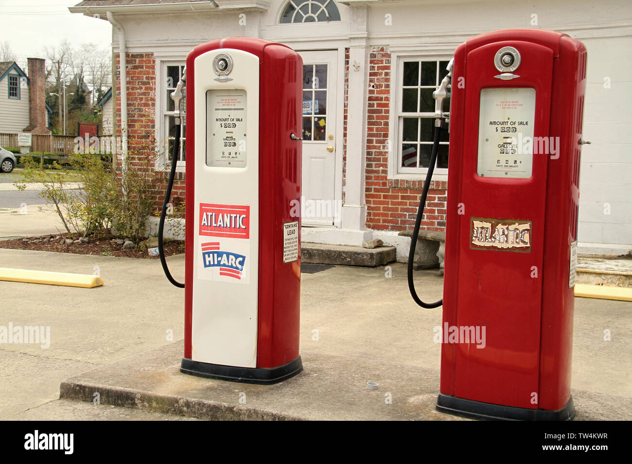 Former Atlantic gas station in Pocomoke City, MD, USA Stock Photo