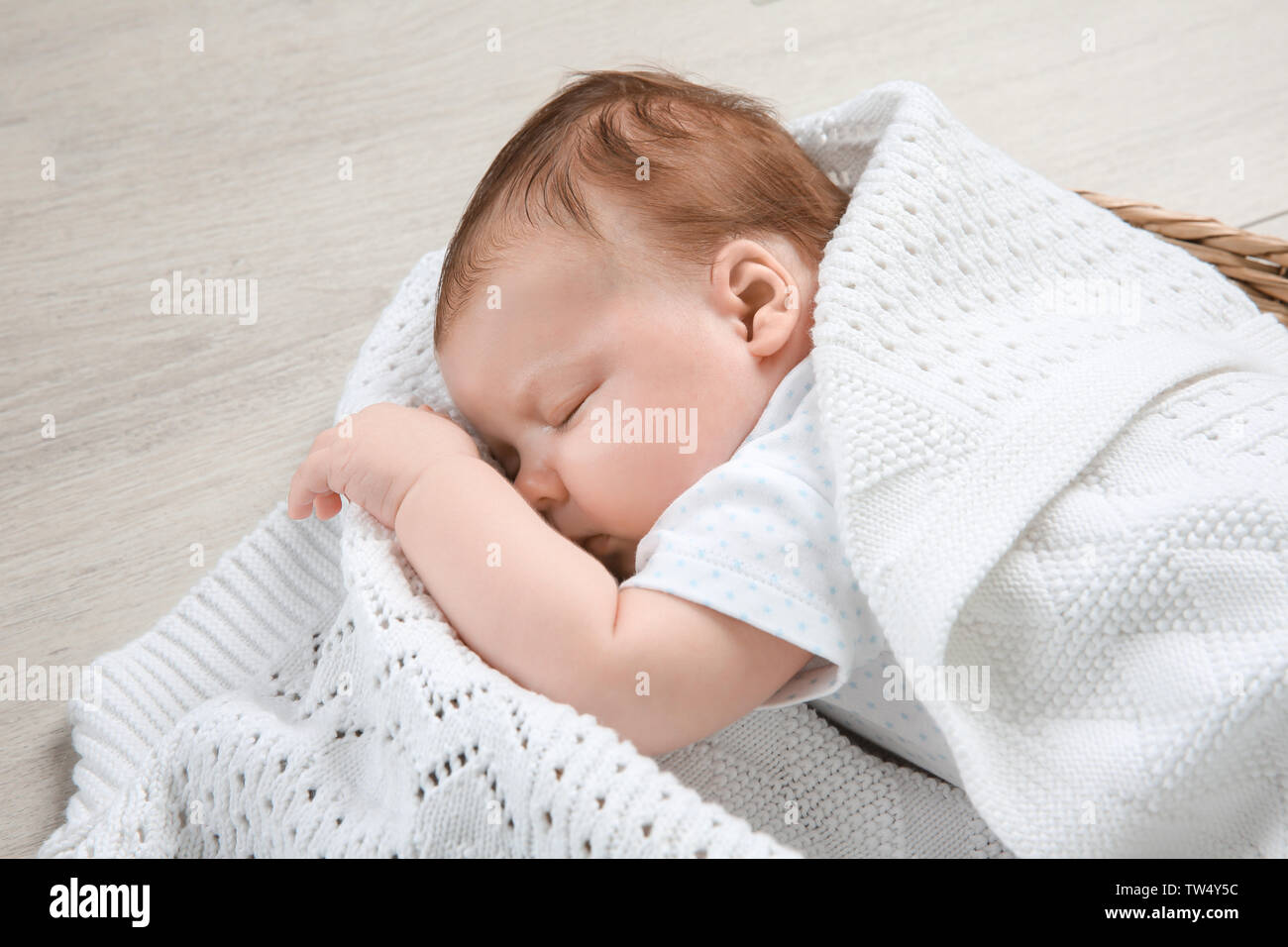 newborn baby sleeping basket