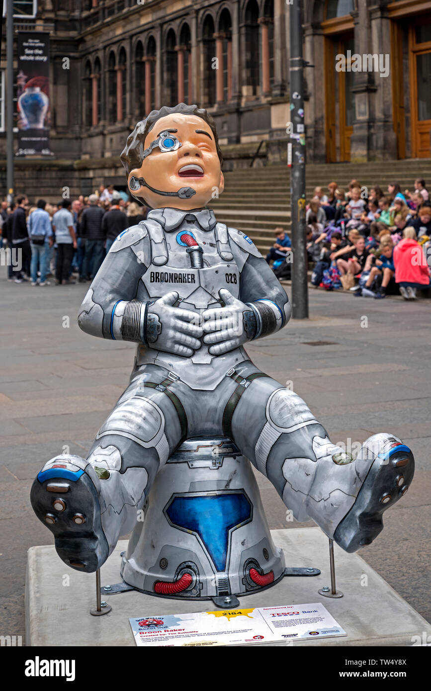 Broon Raker, one of around 200 customised characters from The Broons, part of the 2019 Oor Wullie BIG Bucket Trail. Edinburgh, Scotland. Stock Photo