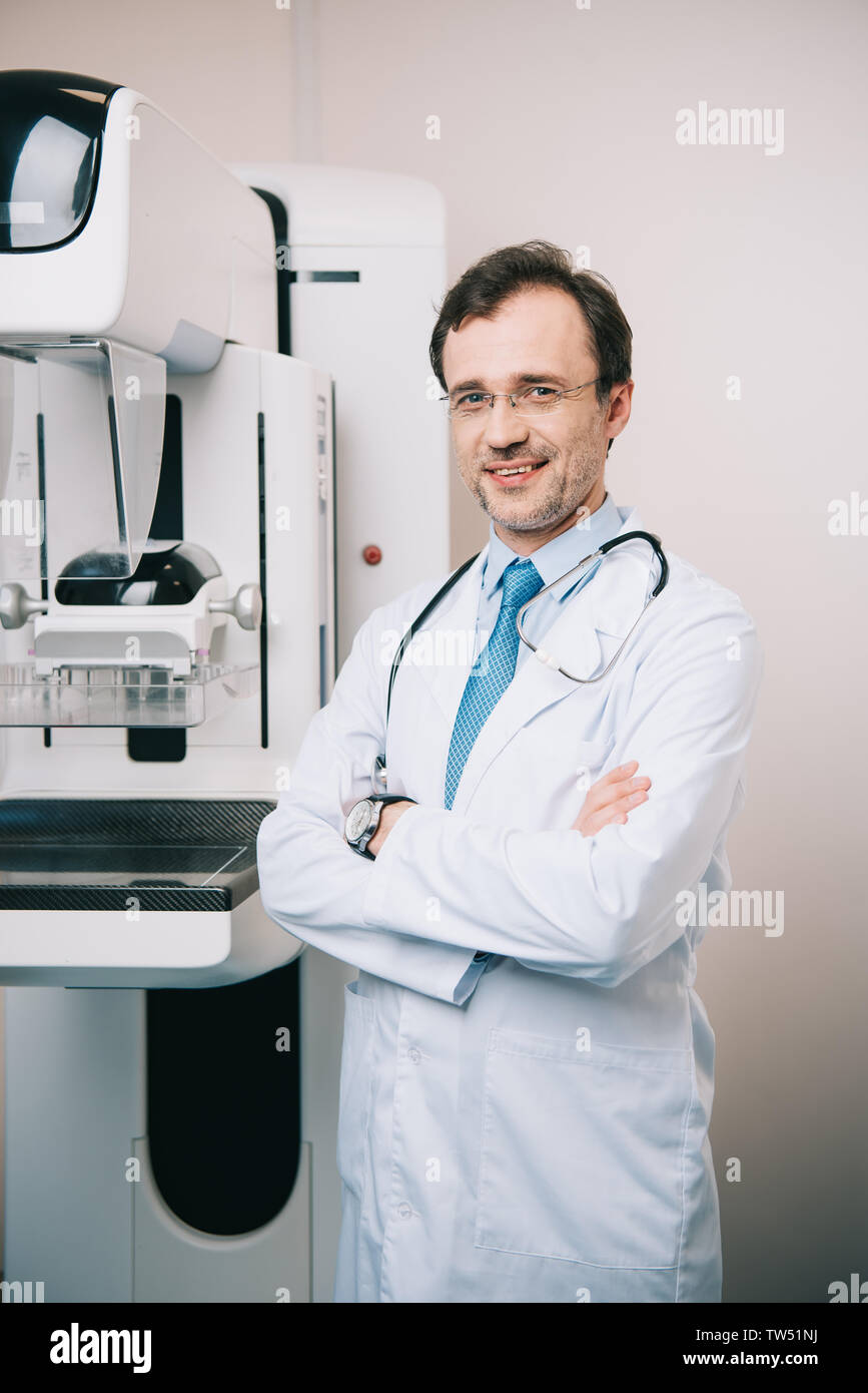 Radiologist looking to camera hi-res stock photography and images - Alamy