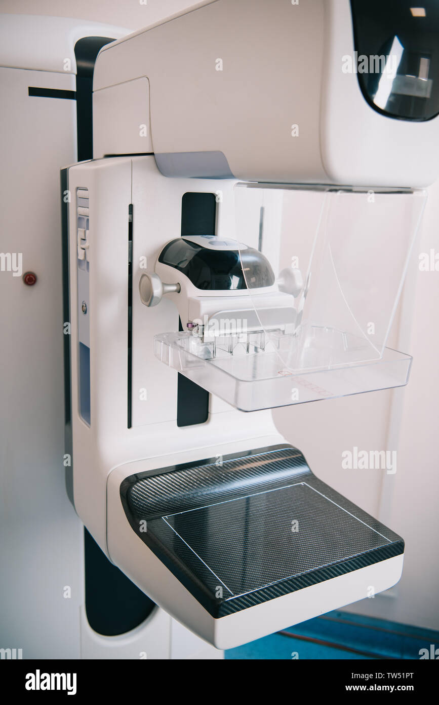 Vertical Radiograph contemporary vertical x-ray machine for radiography diagnostics Stock ...