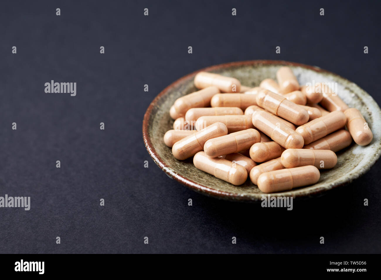 Cat's Claw (Uncaria tomentosa) Extract Capsules. A Dietary Supplement