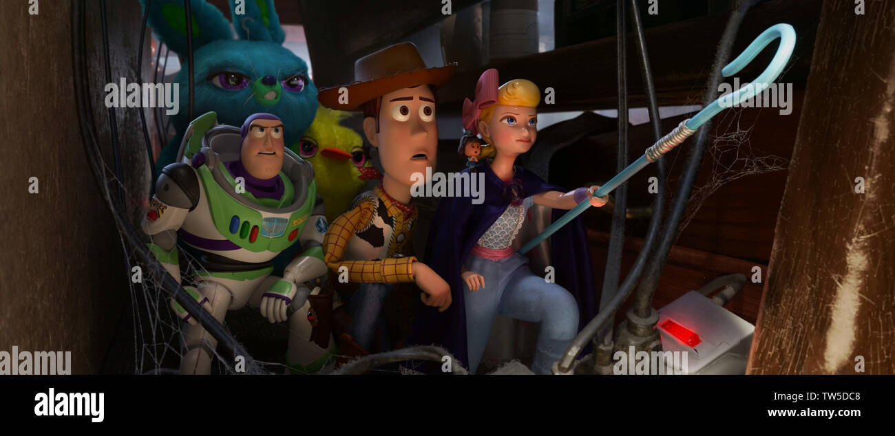 Tom Hanks, Tim Allen, Annie Potts, Keegan-Michael Key, and Jordan Peele in Toy Story 4 (2019) Photo Credit: Disney-Pixar/ The Hollywood Archive Stock Photo