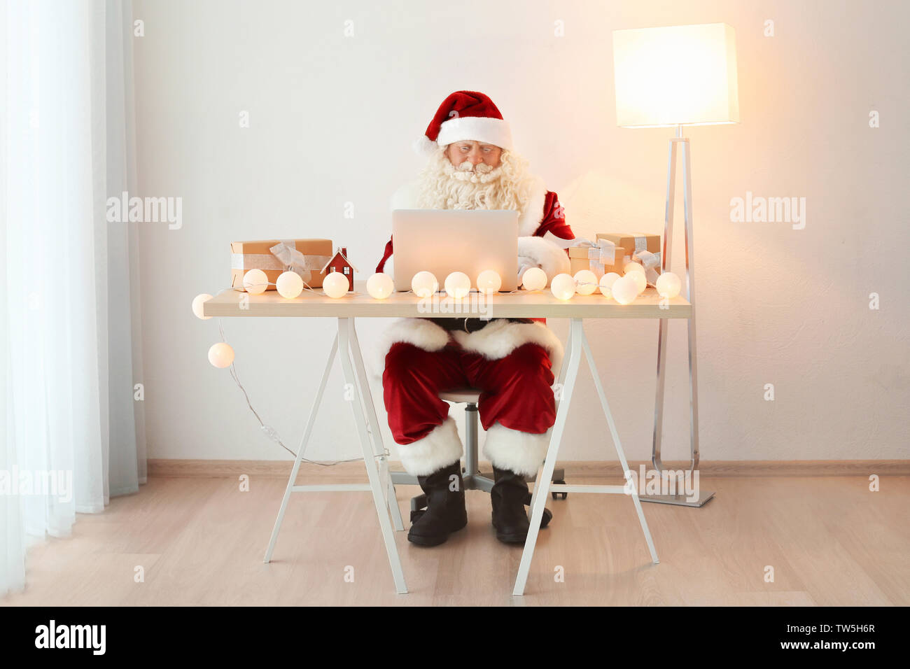 Authentic santa claus using hi-res stock photography and images - Alamy