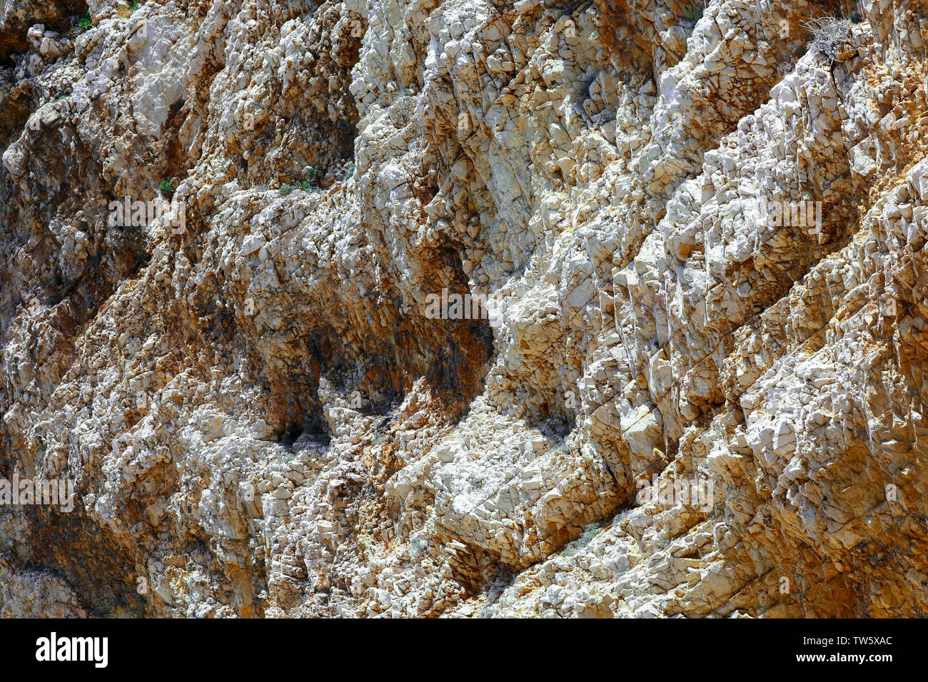 https://c8.alamy.com/comp/TW5XAC/bright-and-high-contrast-rocky-stones-at-the-marina-in-croatia-TW5XAC.jpg