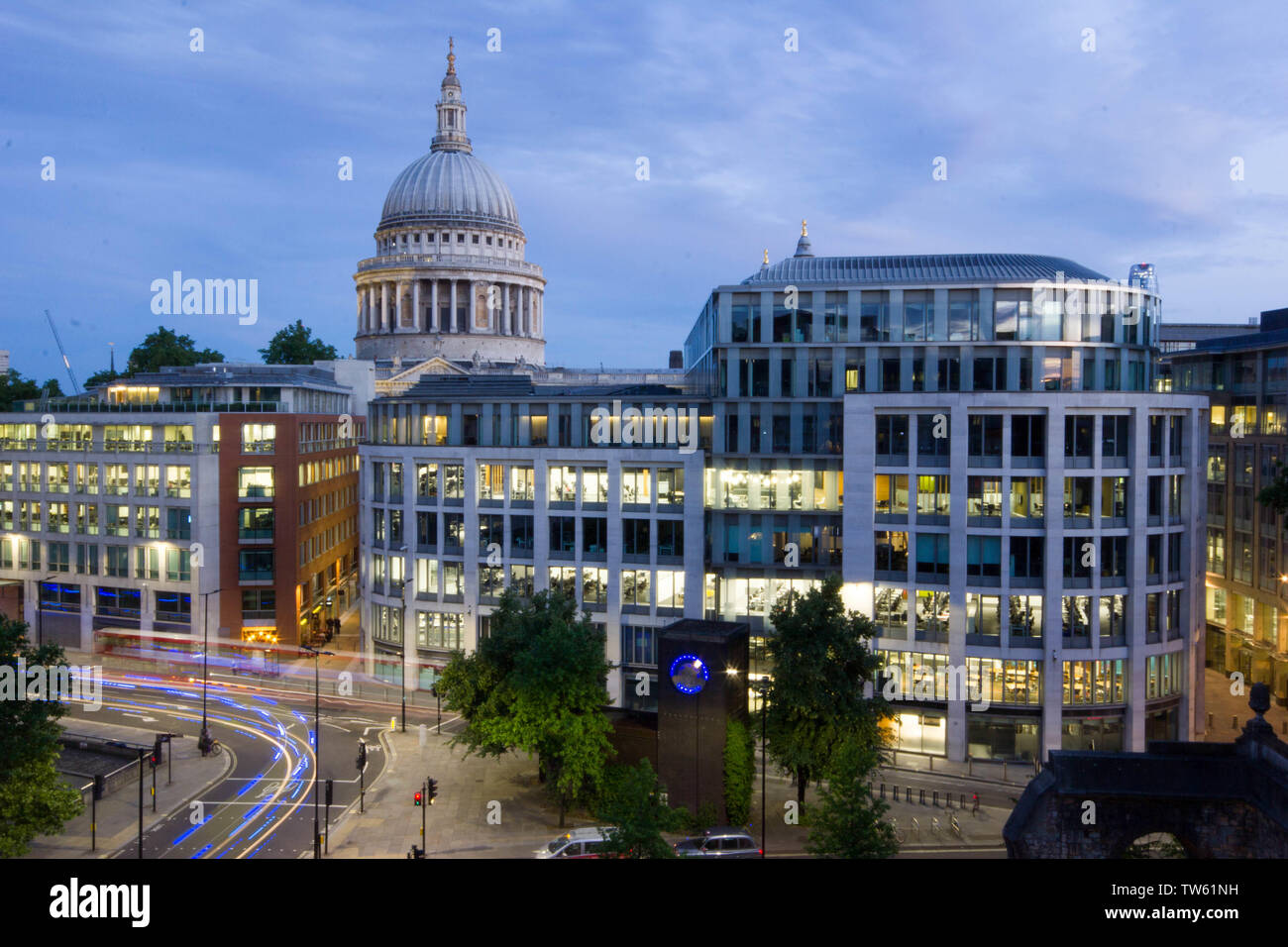 Old london bus night hi-res stock photography and images - Alamy