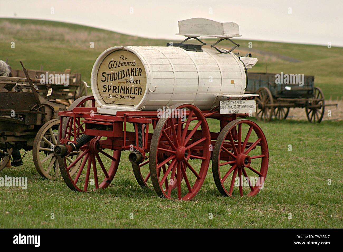 Antique American Cart. Old street sprinkler Stock Photo - Alamy