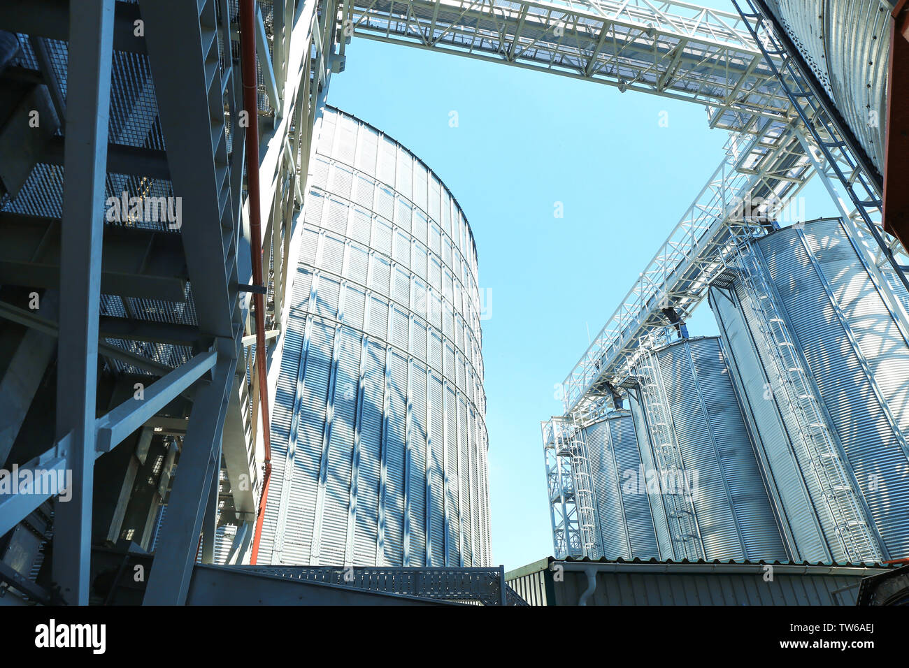 Modern grain elevator Stock Photo - Alamy