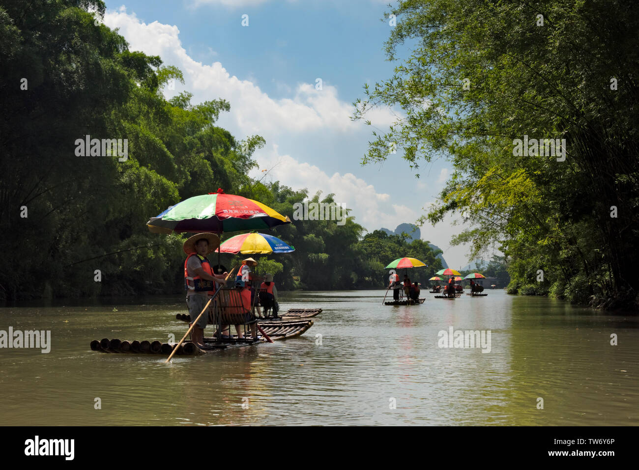 Bamboo rafts on Yulong River, a tributary of Li River, Yangshuo, Guangxi Province, China Stock Photo