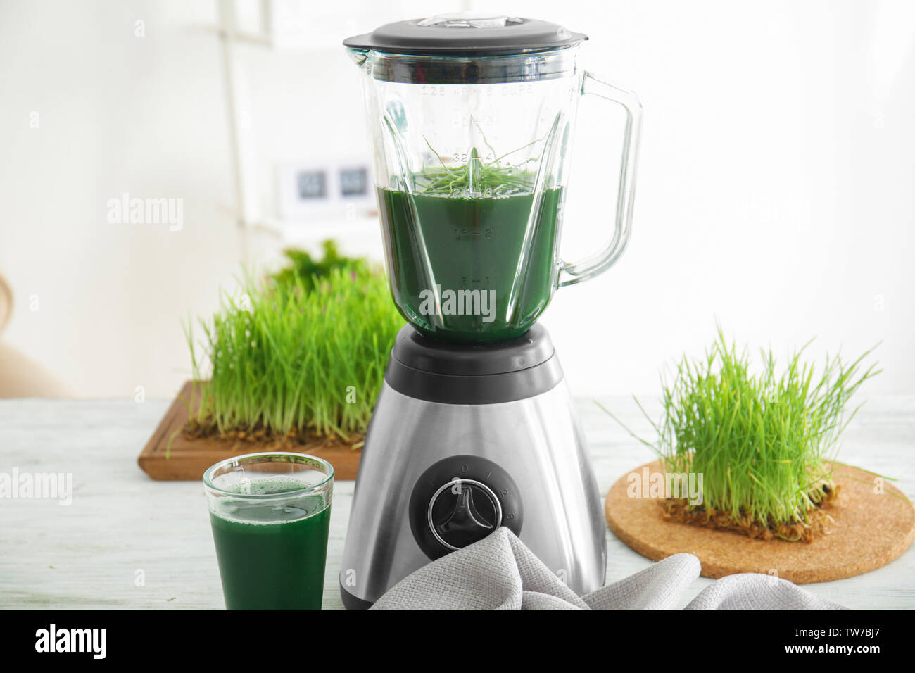 Grass blender hires stock photography and images Alamy