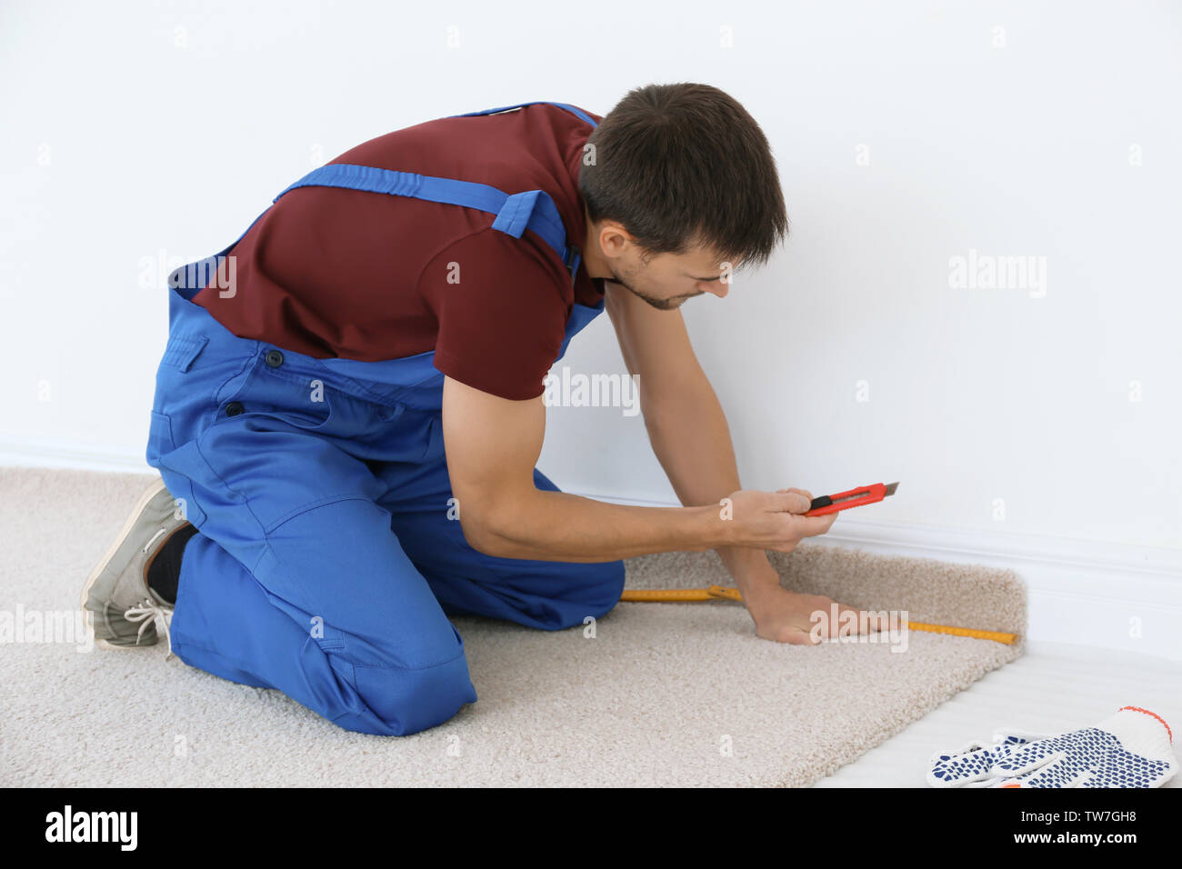 Using cutter hi-res stock photography and images - Alamy