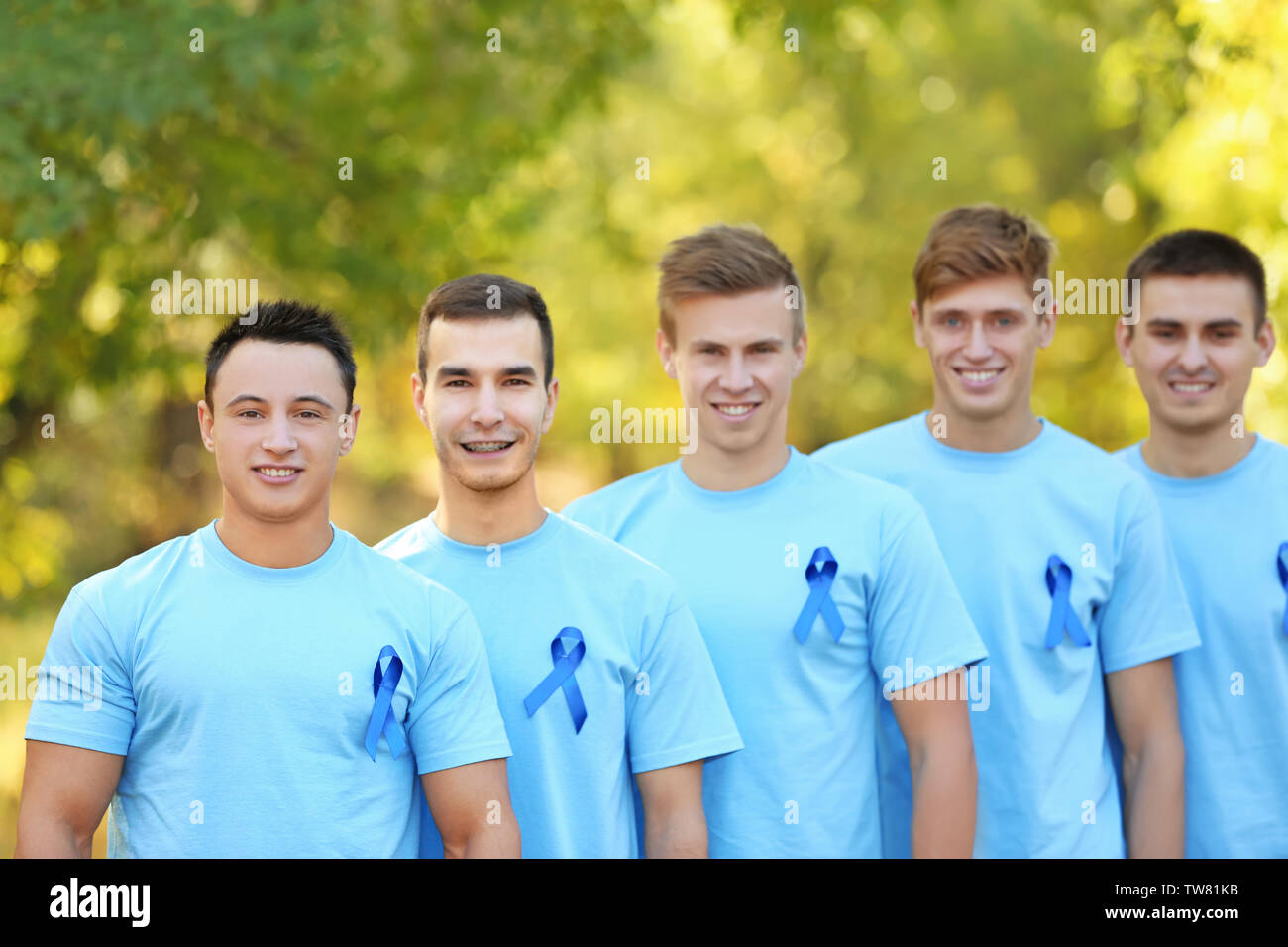 Cancer awareness ribbons hi-res stock photography and images - Alamy