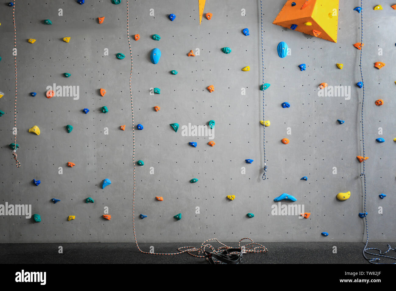 Climbing ropes in gym hi-res stock photography and images - Alamy