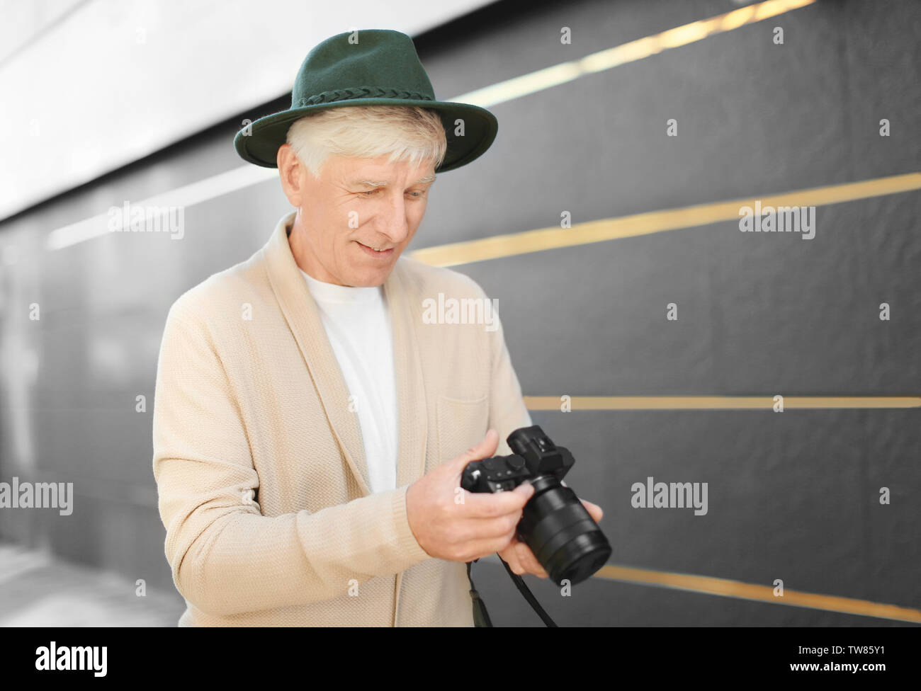 Mature handsome freelancer man hi-res stock photography and images - Alamy