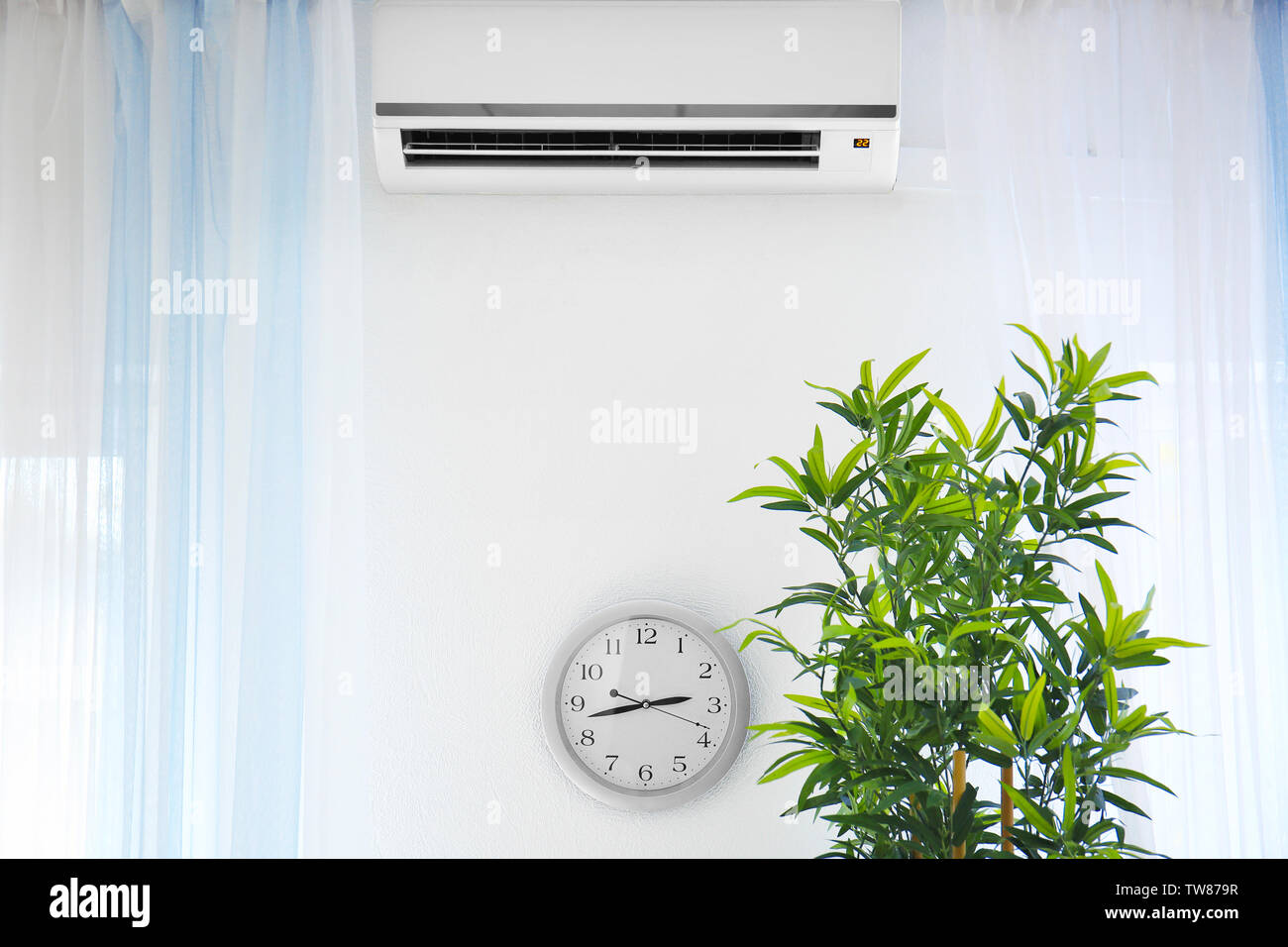 Air conditioner on wall in modern flat Stock Photo - Alamy