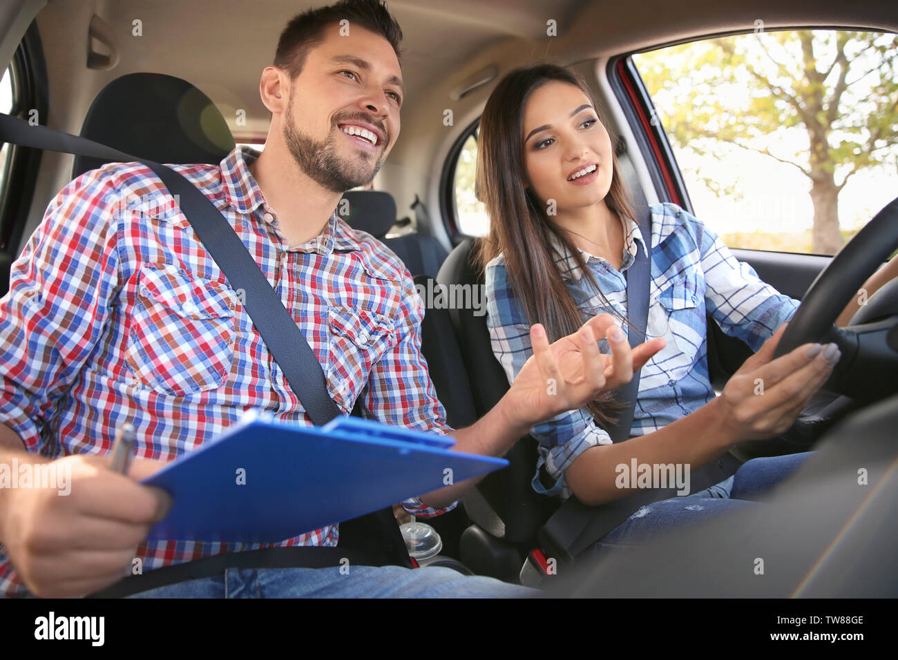 Инструктор автошколы. Вождение с комментариями. Instructor lessons. Преподаватель и студент. Instructor lessons.