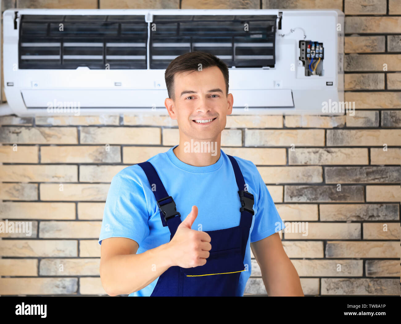 Repaired brick wall background hi-res stock photography and images - Alamy