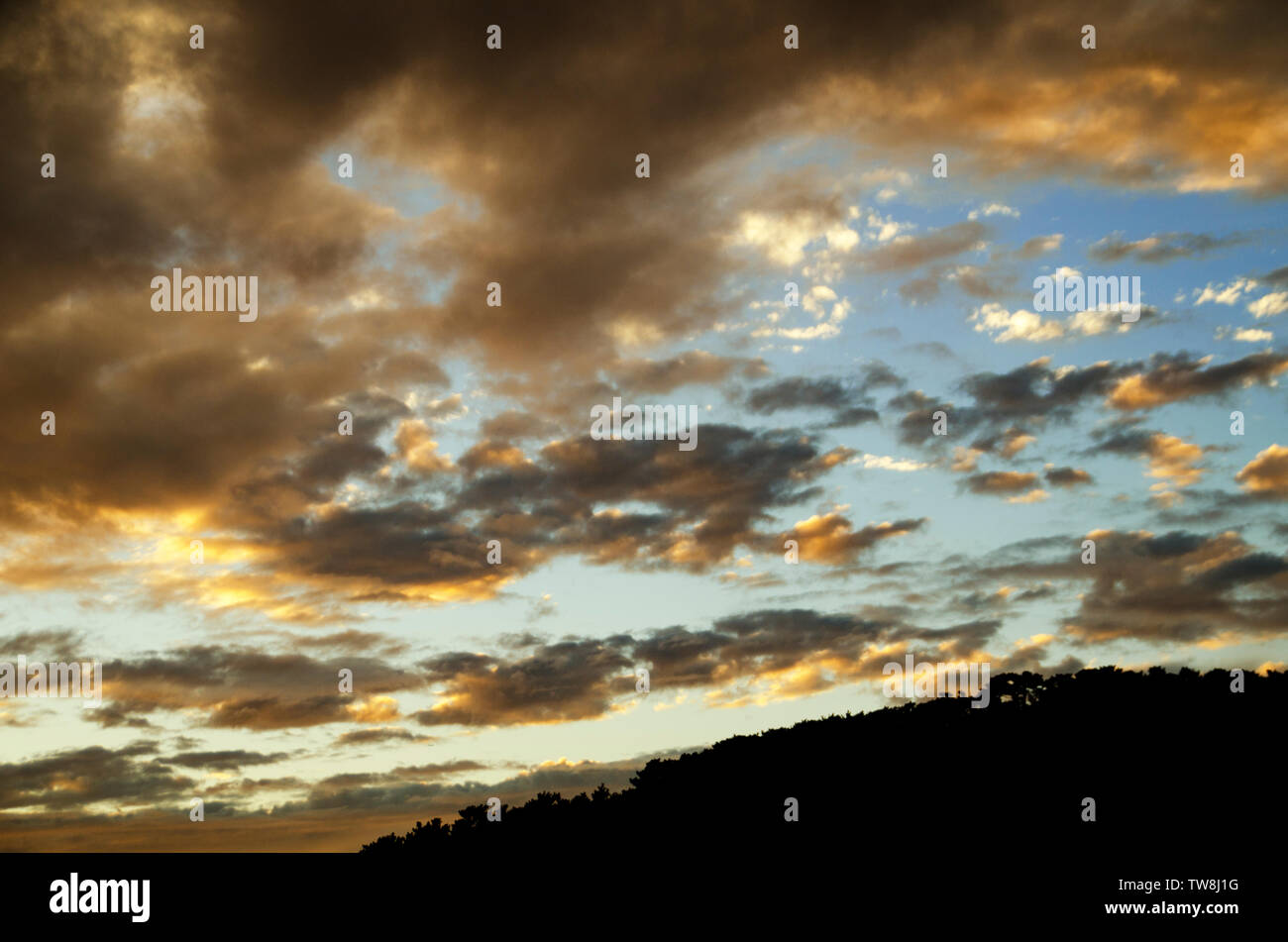 Dramatic scene of fire hi-res stock photography and images - Alamy